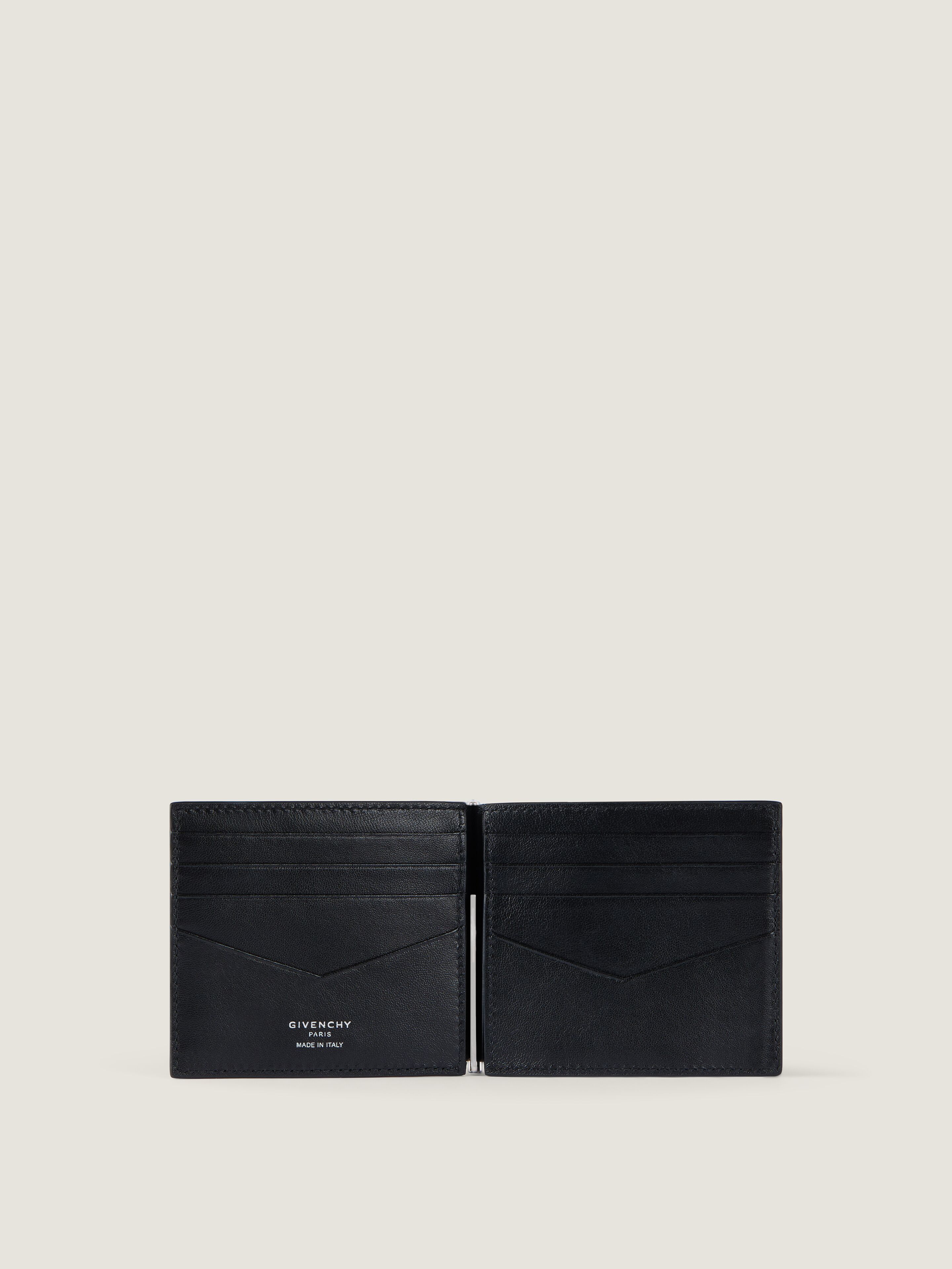 Wallet in grained leather with clip